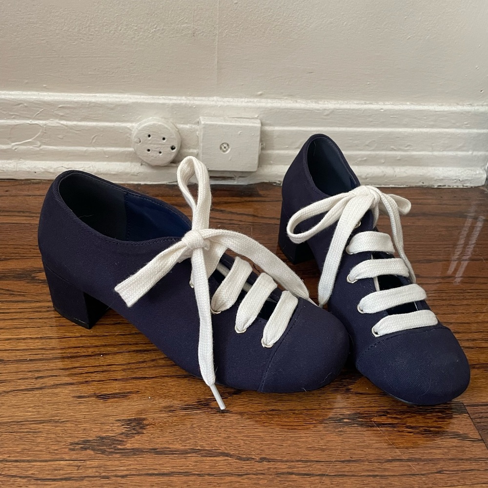 Classic Navy Women's Shoes with White Laces